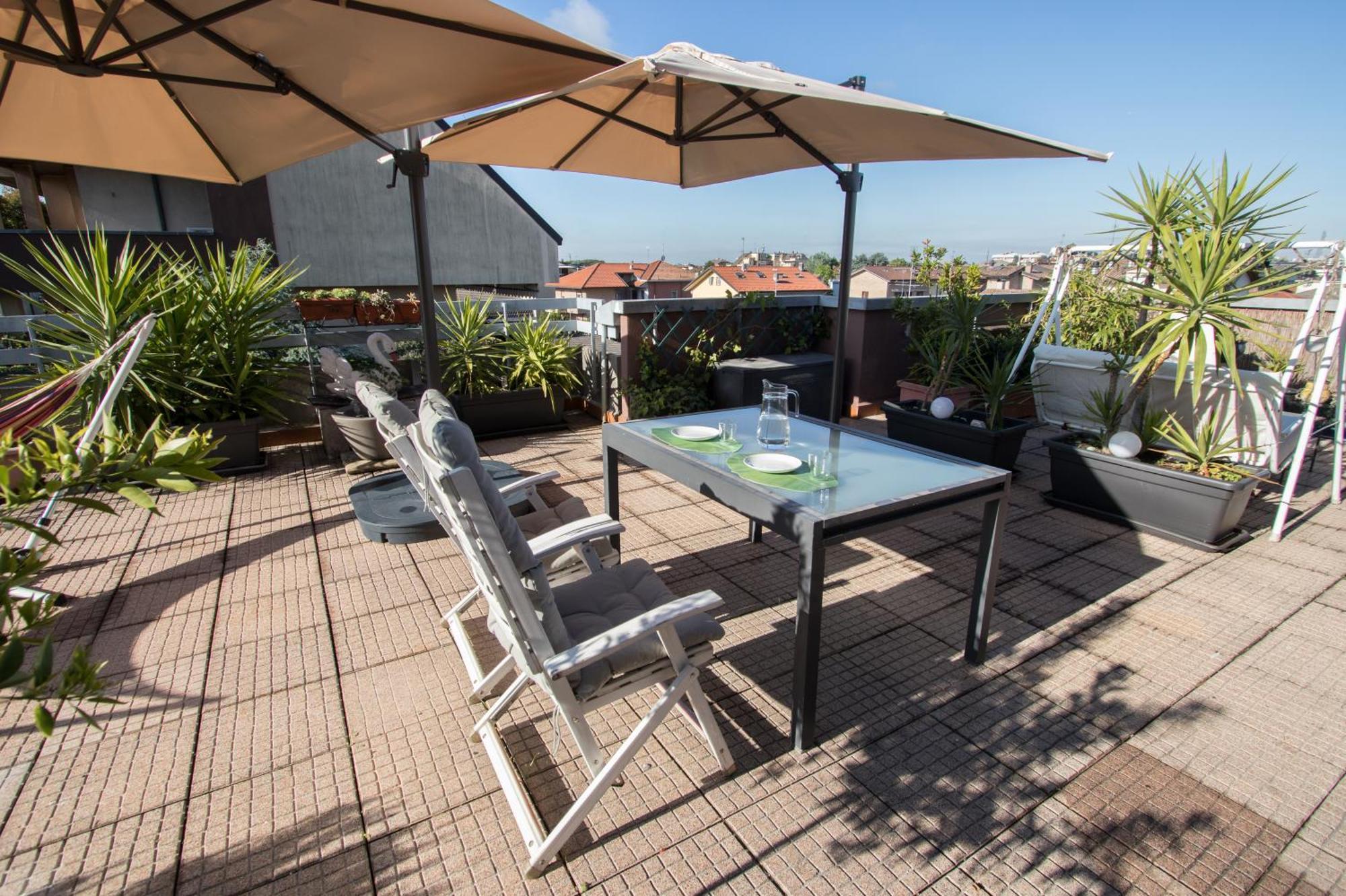 The Little Penthouse Apartment Seregno Bagian luar foto