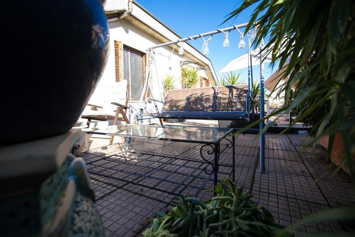 The Little Penthouse Apartment Seregno Bagian luar foto